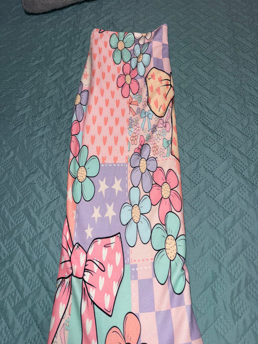 OVERSIZED BEACH TOWEL - QUILTED PETALS