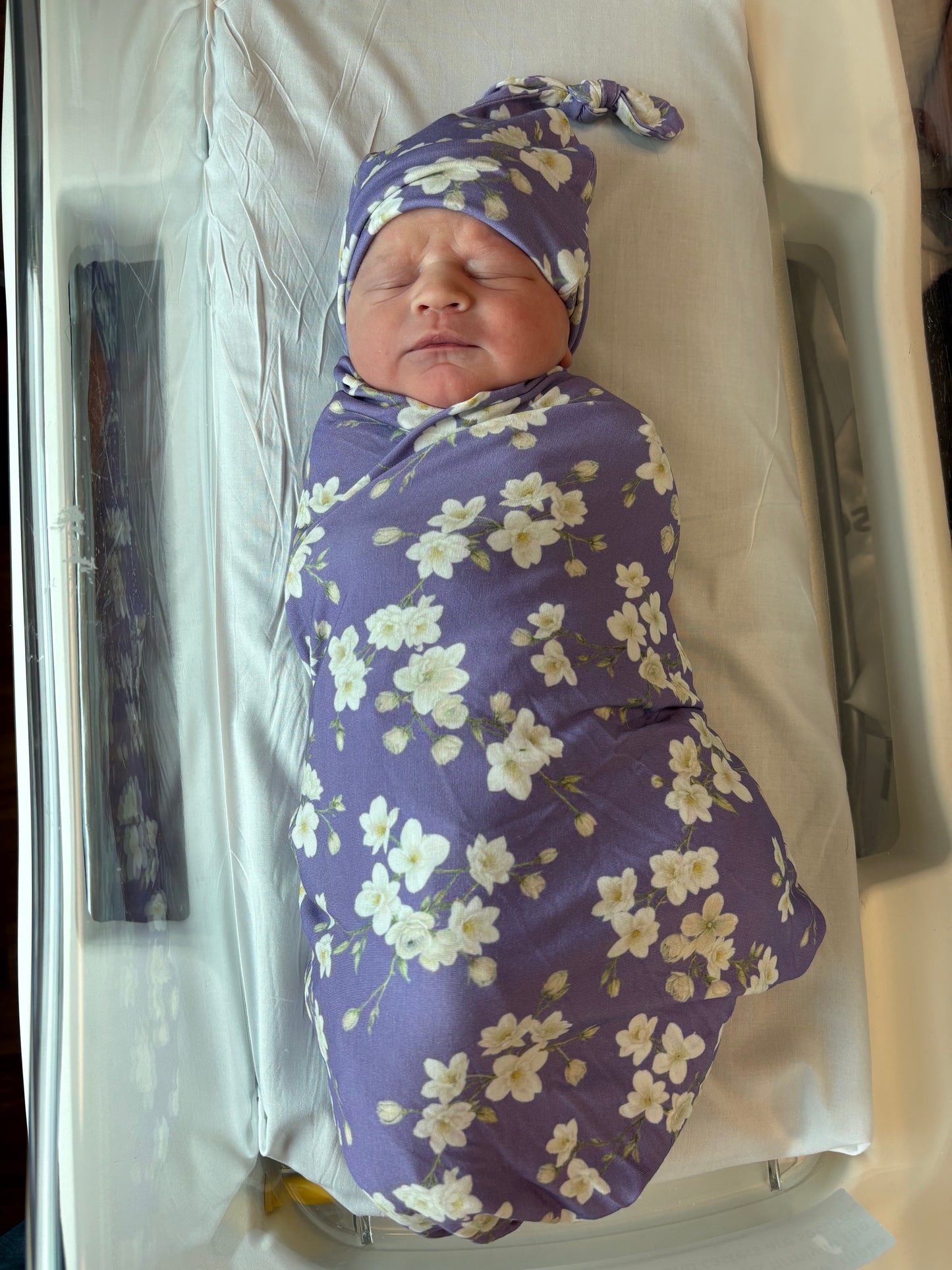SWADDLE WITH HAT