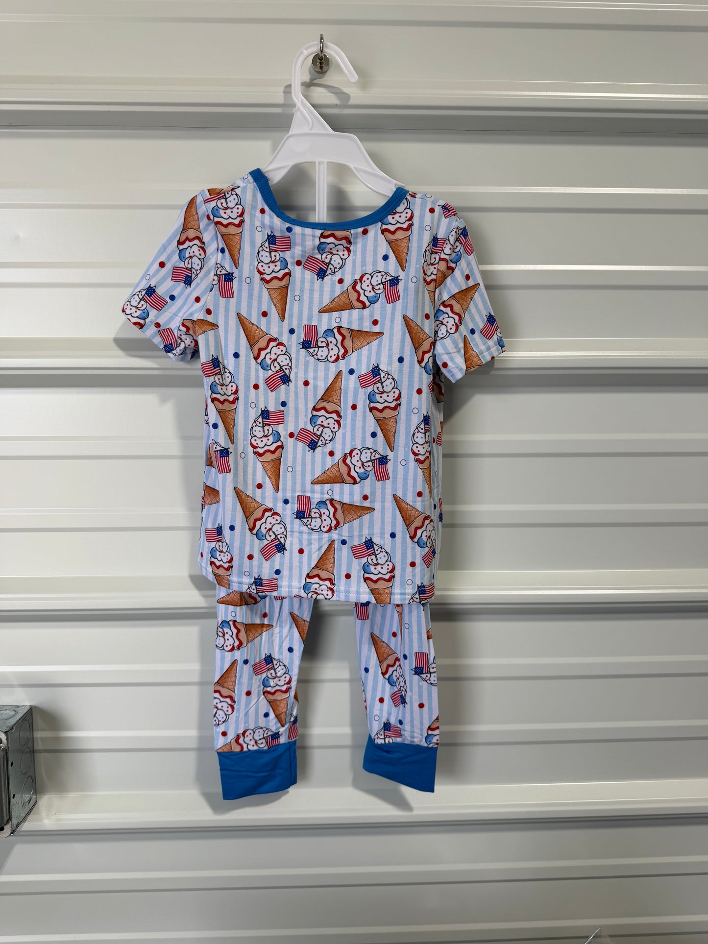 TWO PIECE SHORT SLEEVE SET WITH PANTS