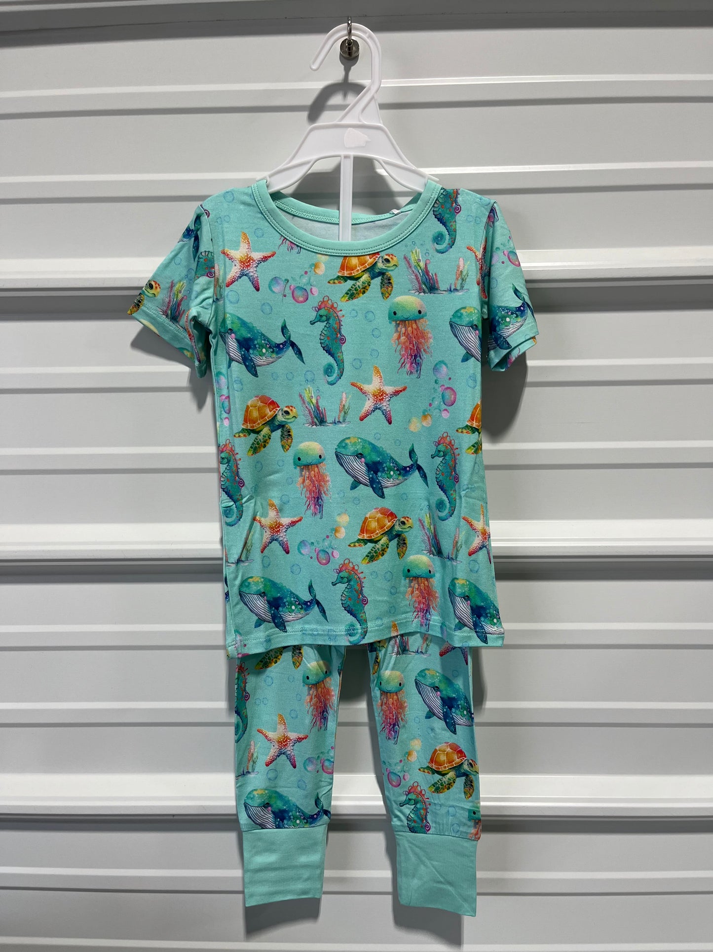 TWO PIECE SHORT SLEEVE SET WITH PANTS