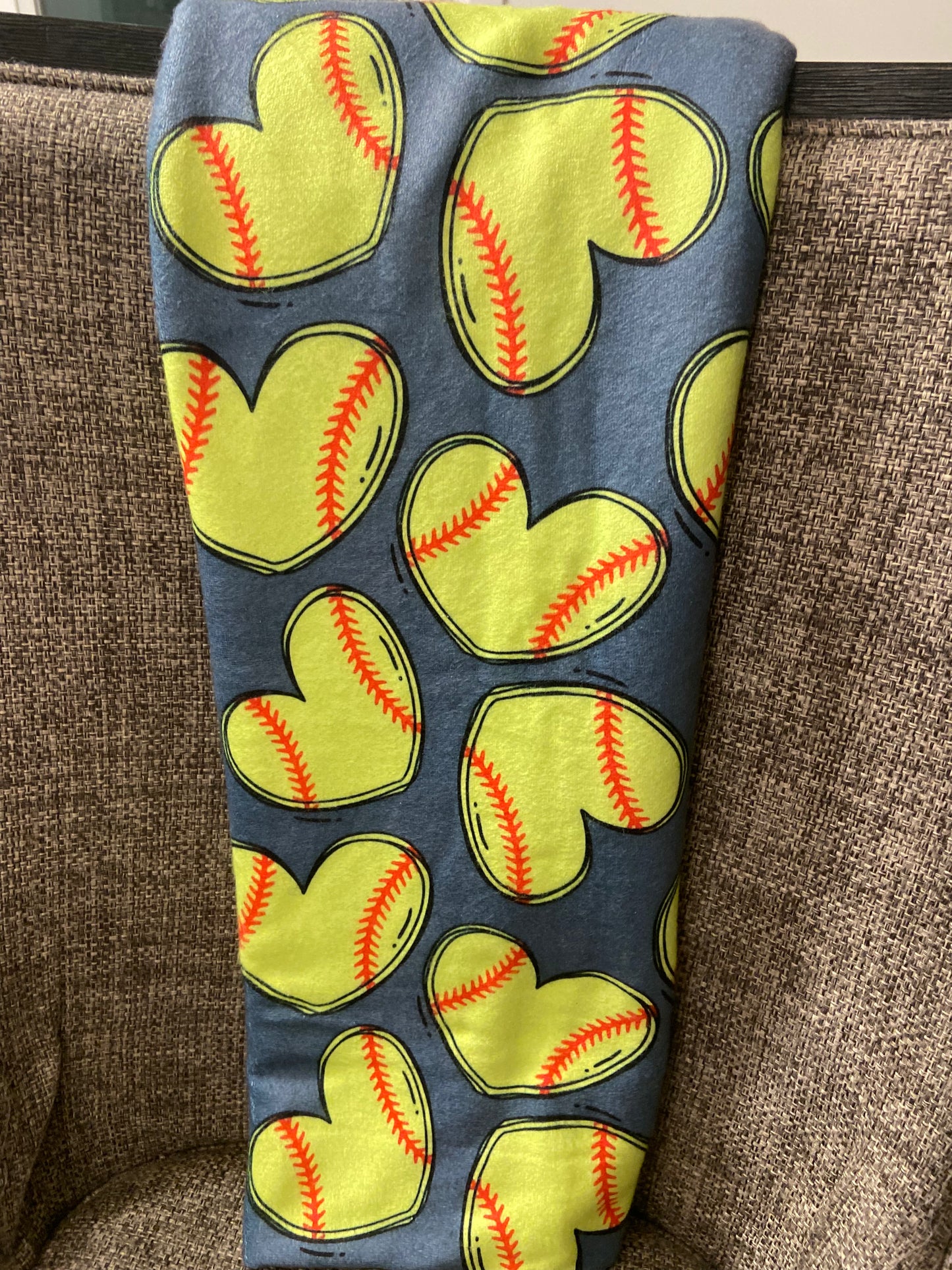 OVERSIZED BEACH TOWEL - SOFTBALL