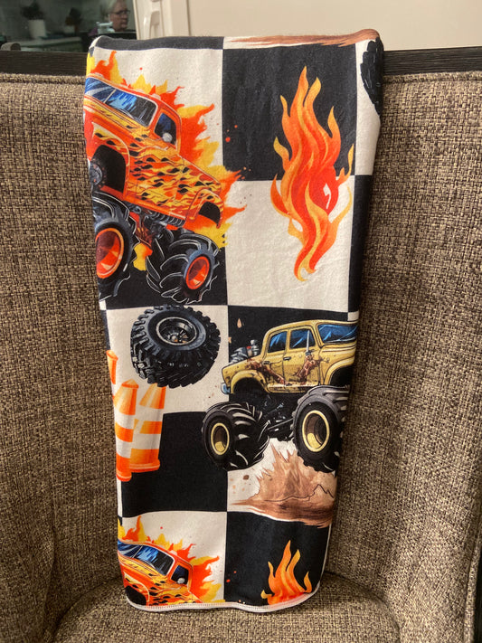 OVERSIZED BEACH TOWEL - MONSTER TRUCKS