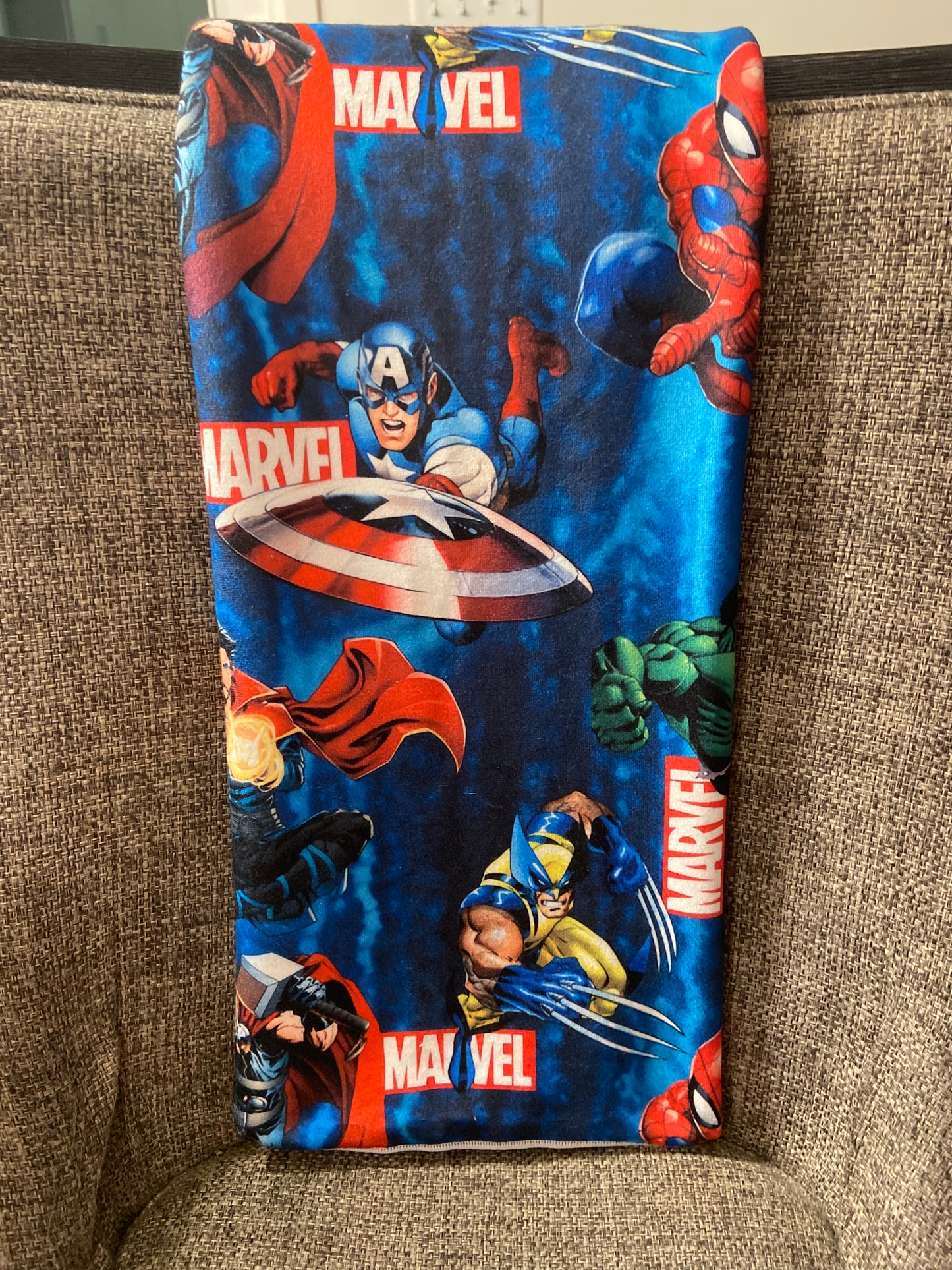 OVERSIZED BEACH TOWEL - MARVEL