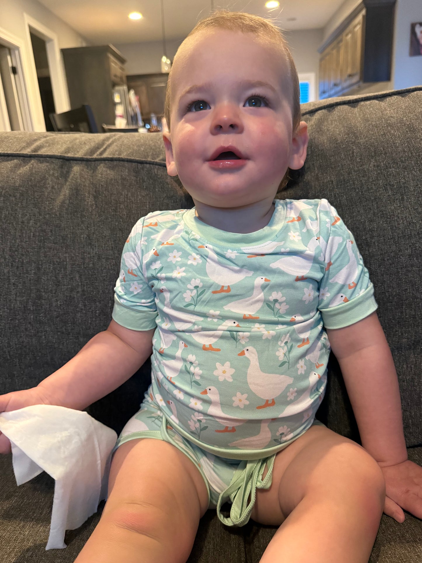 TWO PIECE LOUNGE SET - SILLY GOOSE